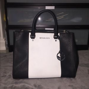 Michael Kors Black and White Sutton bag